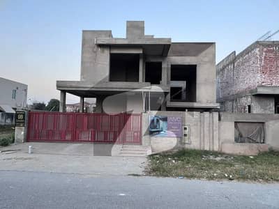 ڈی ایچ اے فیز 7 - بلاک یو فیز 7,ڈیفنس (ڈی ایچ اے),لاہور میں 1 کنال رہائشی پلاٹ 5.3 کروڑ میں برائے فروخت۔