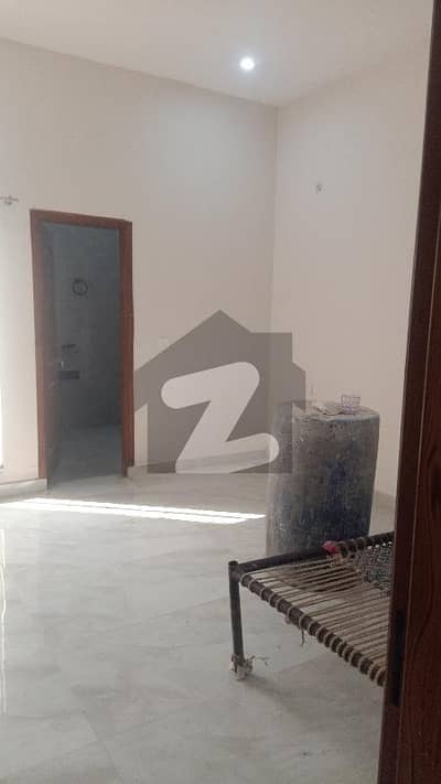 جوبلی ٹاؤن لاہور میں 3 کمروں کا 10 مرلہ زیریں پورشن 65.0 ہزار میں کرایہ پر دستیاب ہے۔