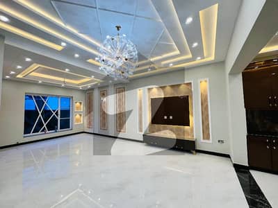 بش ایگزیکٹو ولاز ملتان میں 4 کمروں کا 5 مرلہ مکان 1.85 کروڑ میں برائے فروخت۔