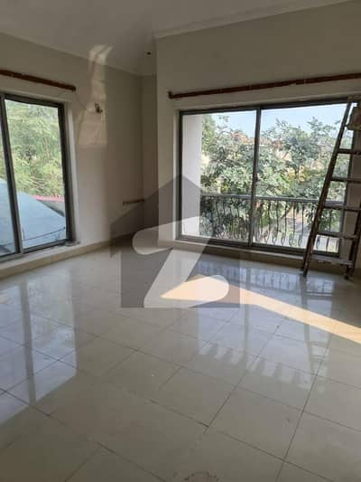 بحریہ ٹاؤن سیکٹر B بحریہ ٹاؤن,لاہور میں 3 کمروں کا 8 مرلہ مکان 1.95 کروڑ میں برائے فروخت۔