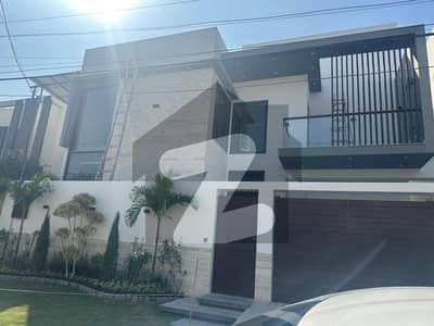 ڈی ایچ اے فیز 4 ڈی ایچ اے ڈیفینس,کراچی میں 12 مرلہ مکان 14.0 کروڑ میں برائے فروخت۔