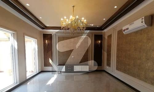 Fully Furnished 1 Kanal House Available In Model Town For Sale
