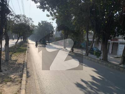 12 MARLA CORNER LIFE TIME COMMERCIAL BUILDING 4 SALE