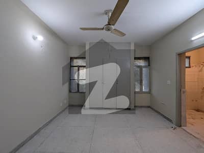 عسکری 1 عسکری,لاہور میں 3 کمروں کا 10 مرلہ فلیٹ 2.75 کروڑ میں برائے فروخت۔