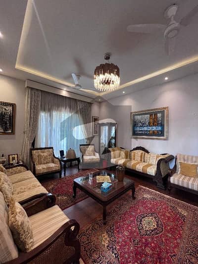 ڈی ایچ اے فیز 6 ڈی ایچ اے ڈیفینس,کراچی میں 6 کمروں کا 1 کنال مکان 21.5 کروڑ میں برائے فروخت۔