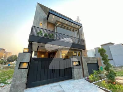 5 MARLA ELEGANT AND FULLY MAINTAINED SUPER HOT LOCATED BUNGALOW IS AVAILABLE IN THE BEST BLOCK OF DHA LAHORE.