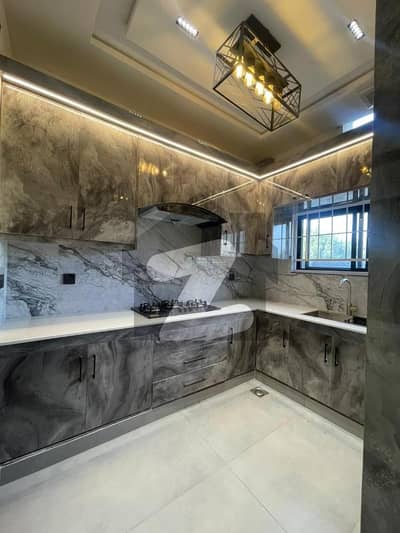 بحریہ آرچرڈ فیز 2 بحریہ آرچرڈ,لاہور میں 5 کمروں کا 8 مرلہ مکان 2.9 کروڑ میں برائے فروخت۔