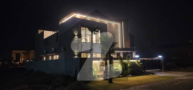 5 MARLA ELEGANT AND FULLY MAINTAINED SUPER HOT LOCATED BUNGALOW IS AVAILABLE IN THE BEST BLOCK OF DHA LAHORE.