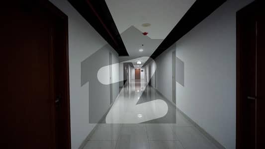 گرینڈ سکوئر مال مین بلیوارڈ گلبرگ,گلبرگ,لاہور میں 4 مرلہ Studio دفتر 4.0 کروڑ میں برائے فروخت۔