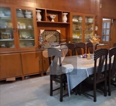 ماڈل ٹاؤن لاہور میں 5 کمروں کا 1 کنال مکان 3.5 لاکھ میں کرایہ پر دستیاب ہے۔ ماڈل ٹاؤن لاہور میں 5 کمروں کا 1 کنال مکان 3.5 لاکھ میں کرایہ پر دستیاب ہے۔