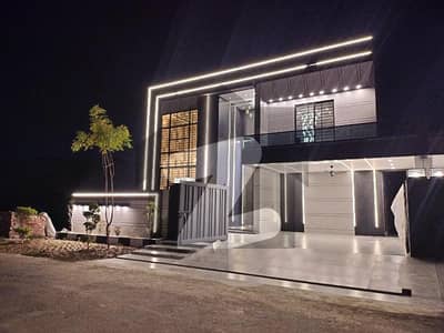 پی آئی اے ہاؤسنگ سکیم لاہور میں 6 کمروں کا 1 کنال مکان 6.2 کروڑ میں برائے فروخت۔