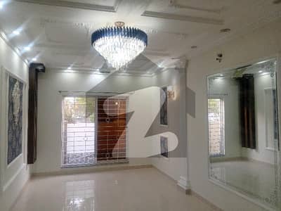 ڈی ایچ اے 11 رہبر فیز 2 ڈی ایچ اے 11 رہبر,لاہور میں 3 کمروں کا 5 مرلہ مکان 1.0 لاکھ میں کرایہ پر دستیاب ہے۔