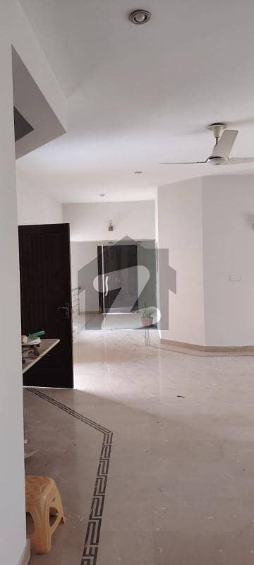 1 Kanal Upper Portion For Rent | 3 Bed | Car Parking | Prime Location