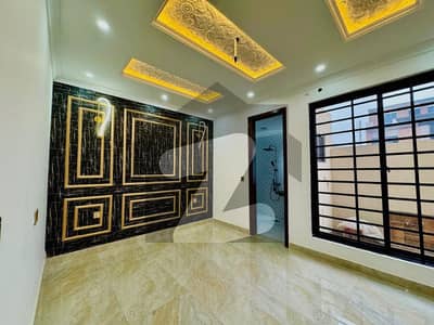 سینٹرل پارک ۔ بلاک اے سینٹرل پارک ہاؤسنگ سکیم,لاہور میں 3 کمروں کا 10 مرلہ بالائی پورشن 46.0 ہزار میں کرایہ پر دستیاب ہے۔