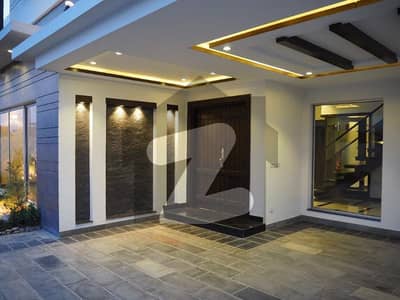 بحریہ ٹاؤن جاسمین بلاک بحریہ ٹاؤن سیکٹر سی,بحریہ ٹاؤن,لاہور میں 5 کمروں کا 10 مرلہ مکان 3.5 کروڑ میں برائے فروخت۔