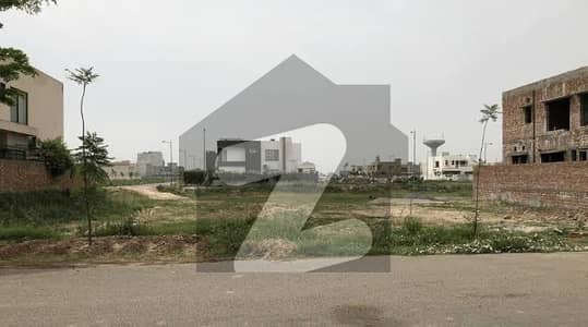 ڈی ایچ اے فیز 8 - بلاک ٹی فیز 8,ڈیفنس (ڈی ایچ اے),لاہور میں 1 کنال رہائشی پلاٹ 4.3 کروڑ میں برائے فروخت۔