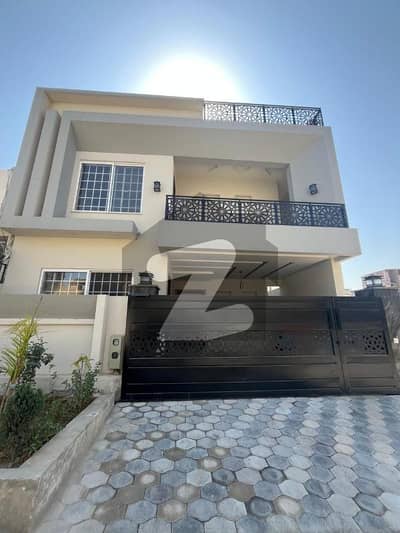 جناح گارڈنز ایف ای سی ایچ ایس,اسلام آباد میں 5 کمروں کا 7 مرلہ مکان 3.5 کروڑ میں برائے فروخت۔