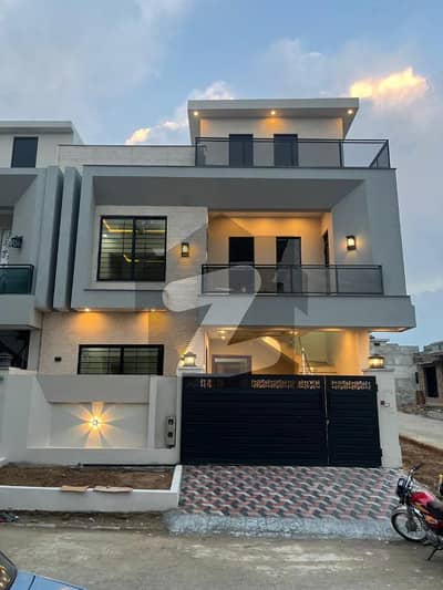 جناح گارڈنز ایف ای سی ایچ ایس,اسلام آباد میں 5 کمروں کا 5 مرلہ مکان 2.6 کروڑ میں برائے فروخت۔