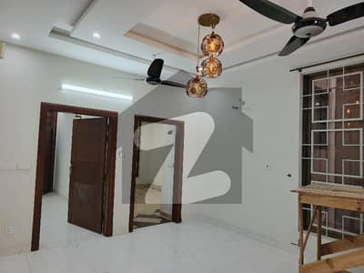 جی ۔ 13 اسلام آباد میں 2 کمروں کا 7 مرلہ زیریں پورشن 90.0 ہزار میں کرایہ پر دستیاب ہے۔