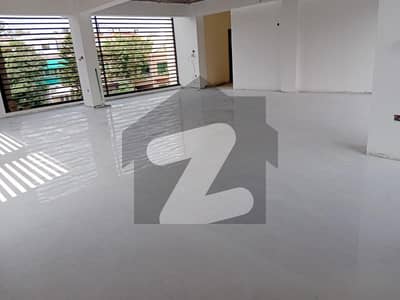 جی ۔ 9 مرکز جی ۔ 9,اسلام آباد میں 16 مرلہ دفتر 10.0 لاکھ میں کرایہ پر دستیاب ہے۔