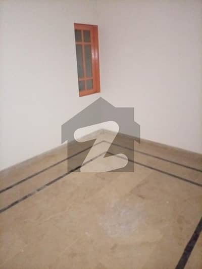 Rose Garden Buying A Upper Portion In Jamia Millia Road?