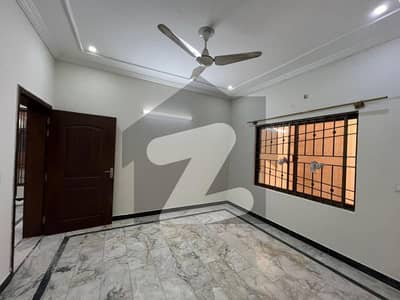 10 Marla Basement Portion On Rent In G13/3