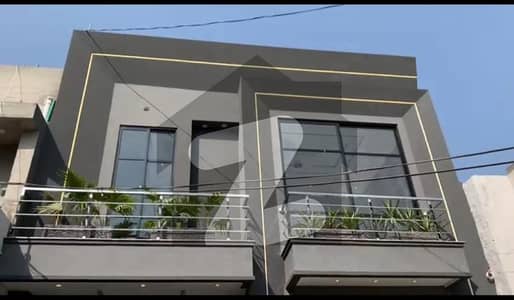 فارمانئیٹس ہاؤسنگ سکیم لاہور میں 3 کمروں کا 5 مرلہ مکان 2.4 کروڑ میں برائے فروخت۔