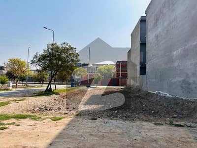 10 Marla Corner Plot For Sale In Parkview City Lahore