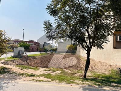 10 Marla Corner Plot For Sale In Parkview City Lahore