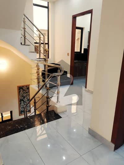 10 MARLA FACING PARK UPPER PORTION AVAILABLE FOR RENT IN T&T AABPARA HOUSING SOCIETY