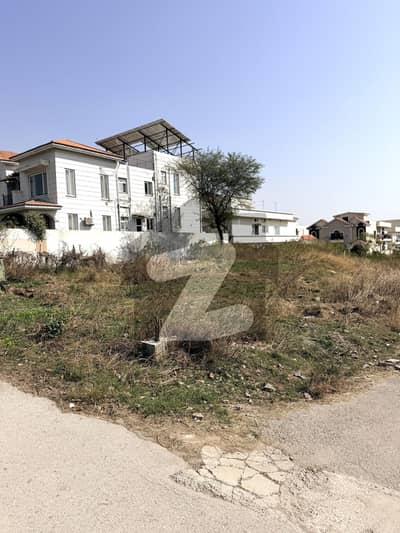 PROPER CORNER 60x90 PLOT FOR SALE