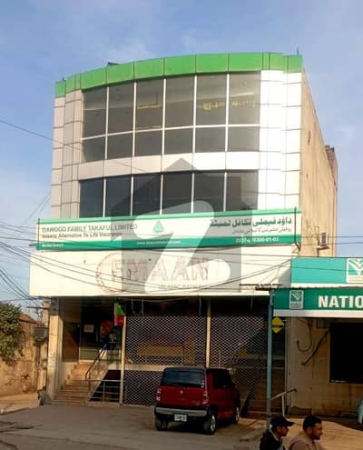 کینٹ مردان میں 12 مرلہ عمارت 3.3 لاکھ میں کرایہ پر دستیاب ہے۔