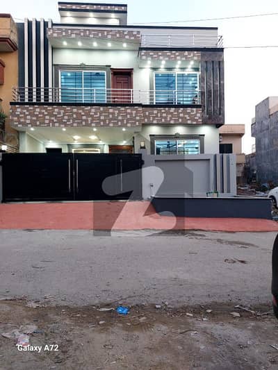 جی ۔ 13 اسلام آباد میں 4 کمروں کا 8 مرلہ مکان 6.7 کروڑ میں برائے فروخت۔