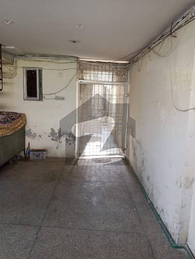 فیصل ٹاؤن ۔ بلاک سی فیصل ٹاؤن,لاہور میں 4 کمروں کا 7 مرلہ مکان 2.5 کروڑ میں برائے فروخت۔