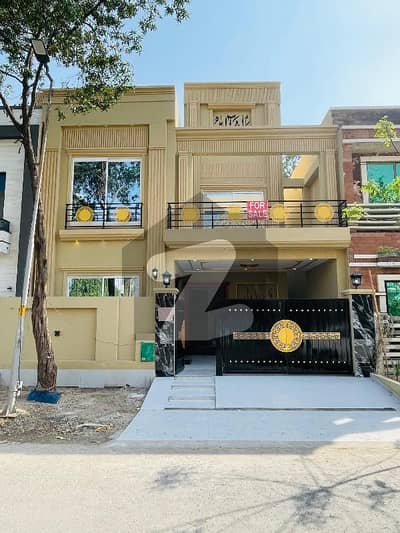 بحریہ ٹاؤن سیکٹر B بحریہ ٹاؤن,لاہور میں 5 کمروں کا 8 مرلہ مکان 4.0 کروڑ میں برائے فروخت۔