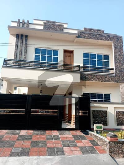 جی ۔ 13 اسلام آباد میں 5 کمروں کا 8 مرلہ مکان 6.2 کروڑ میں برائے فروخت۔