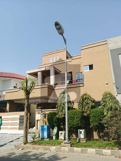 سکھ چین گارڈنز ۔ بلاک سی سکھ چین گارڈنز,لاہور میں 3 کمروں کا 10 مرلہ بالائی پورشن 75.0 ہزار میں کرایہ پر دستیاب ہے۔