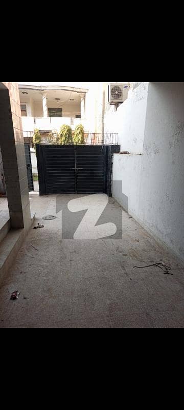 مرغزار آفیسرز کالونی ۔ بلاک این مرغزار آفیسرز کالونی,لاہور میں 2 کمروں کا 10 مرلہ زیریں پورشن 55.0 ہزار میں کرایہ پر دستیاب ہے۔