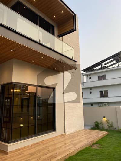 جی ۔ 13 اسلام آباد میں 6 کمروں کا 1 کنال مکان 16.5 کروڑ میں برائے فروخت۔