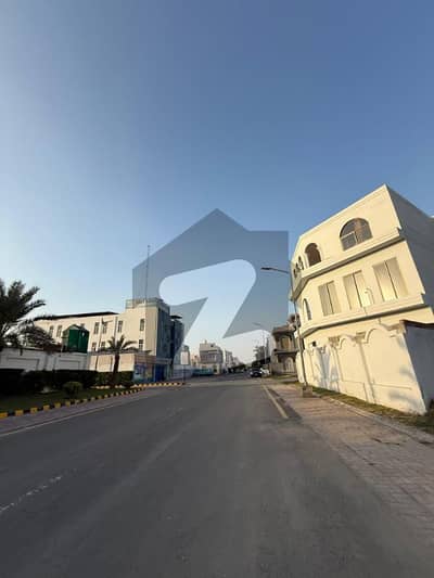 ال-کبیر فیز 2 - بلاک ای الکبیر ٹاؤن - فیز 2,الکبیر ٹاؤن,رائیونڈ روڈ,لاہور میں 1 کمرے کا 2 مرلہ دکان 25.0 ہزار میں کرایہ پر دستیاب ہے۔