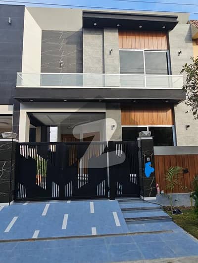 ڈی ایچ اے 11 رہبر فیز 2 ڈی ایچ اے 11 رہبر,لاہور میں 3 کمروں کا 5 مرلہ مکان 2.6 کروڑ میں برائے فروخت۔