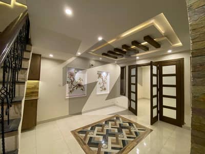 بحریہ ٹاؤن فیز 8 ۔ عثمان بلاک بحریہ ٹاؤن فیز 8 ۔ سفاری ویلی,بحریہ ٹاؤن فیز 8,بحریہ ٹاؤن راولپنڈی,راولپنڈی میں 4 کمروں کا 7 مرلہ مکان 90.0 ہزار میں کرایہ پر دستیاب ہے۔