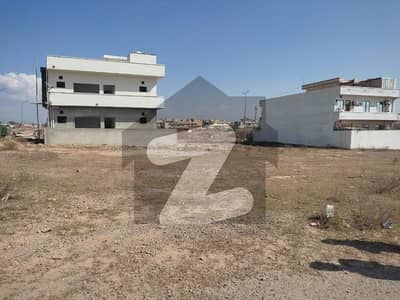 50x90 Kanal Street 90 plot for Sale G-14/3