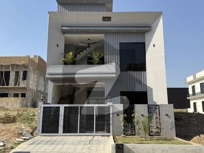 بی ۔ 17 اسلام آباد میں 4 کمروں کا 5 مرلہ مکان 2.6 کروڑ میں برائے فروخت۔