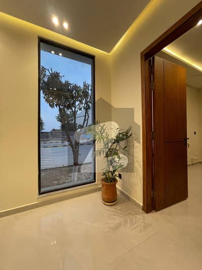 Main Boulevard Corner House ! For Sale