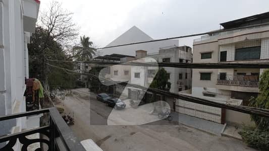 پی ای سی ایچ ایس بلاک 2 پی ای سی ایچ ایس,جمشید ٹاؤن,کراچی میں 2 کمروں کا 4 مرلہ بالائی پورشن 2.6 کروڑ میں برائے فروخت۔