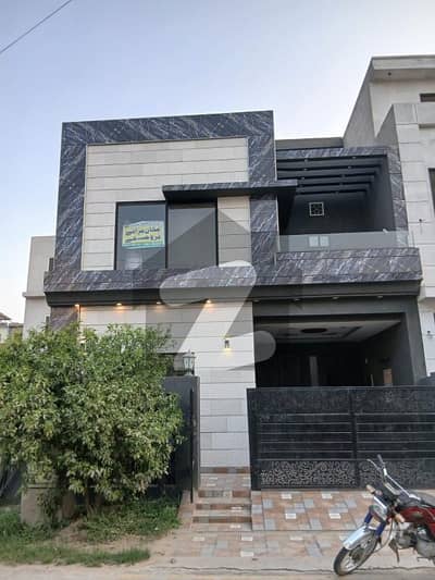 پارک ویو سٹی - ٹولپ اوورسیز پارک ویو سٹی,لاہور میں 4 کمروں کا 5 مرلہ مکان 2.15 کروڑ میں برائے فروخت۔