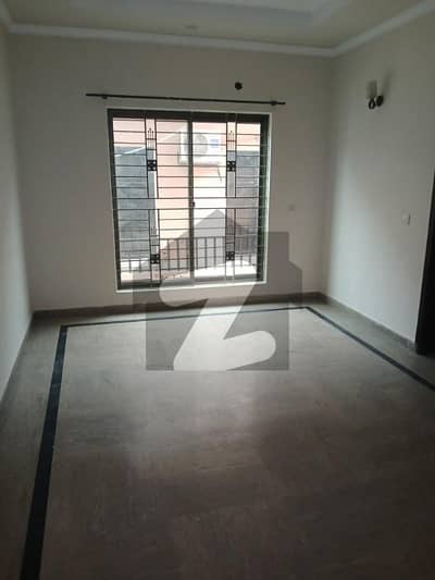 جوہر ٹاؤن فیز 1 - بلاک ڈی2 جوہر ٹاؤن فیز 1,جوہر ٹاؤن,لاہور میں 2 کمروں کا 10 مرلہ بالائی پورشن 50.0 ہزار میں کرایہ پر دستیاب ہے۔