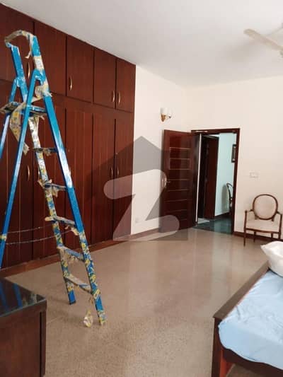 beautiful house available for sale in F10/2 on investor rate