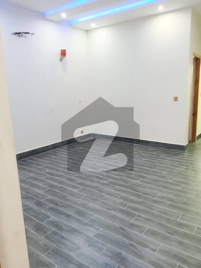 بحریہ انکلیو بحریہ ٹاؤن,اسلام آباد میں 5 کمروں کا 8 مرلہ مکان 1.1 لاکھ میں کرایہ پر دستیاب ہے۔